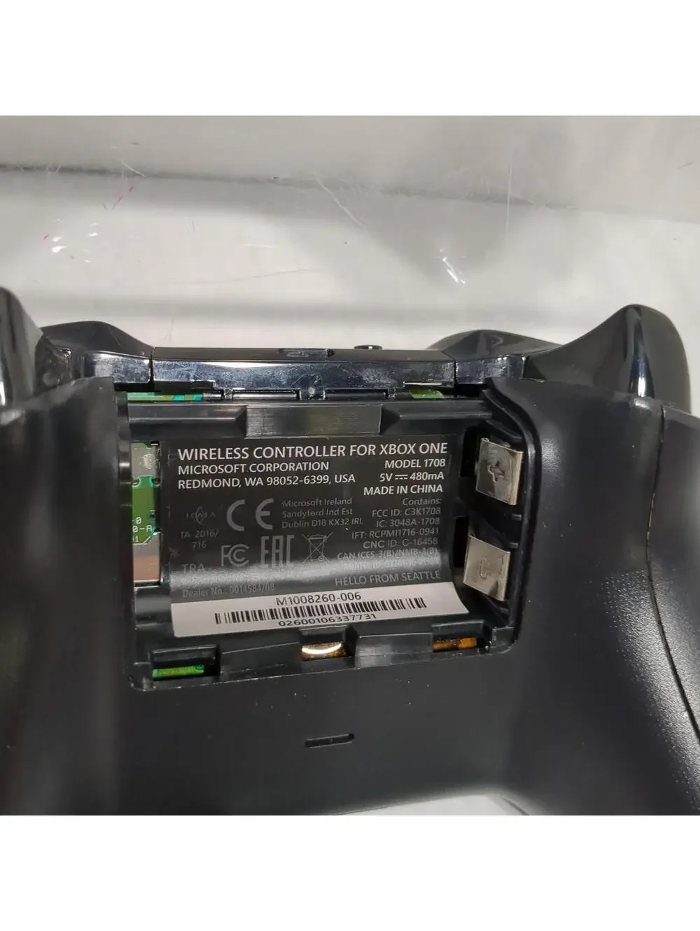 2 Broken Original Microsoft Xbox One Wireless Controllers Model 1708 Stick Drift